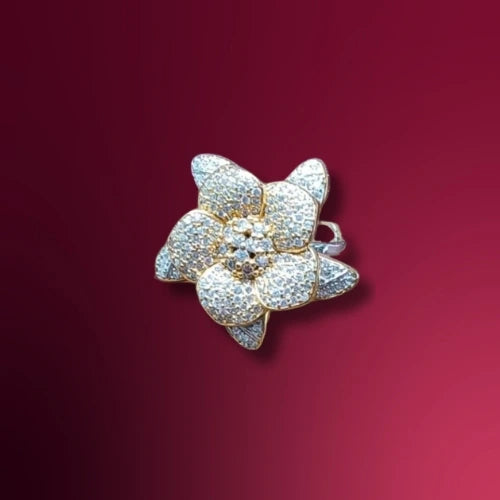 Sparkling Gold Floral Ring